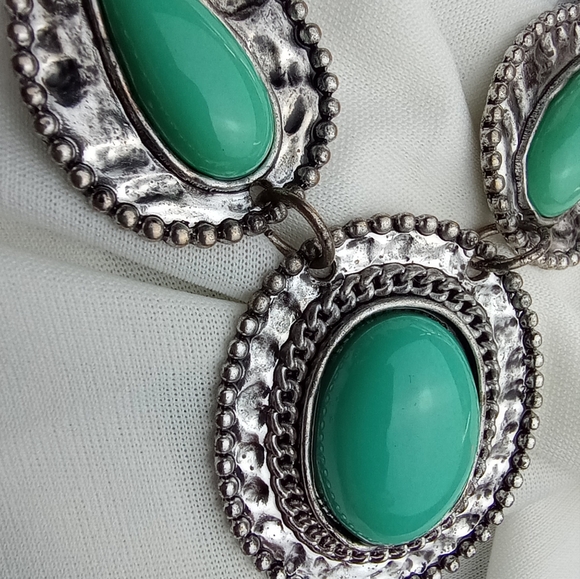 Erica Lyons Southwest Style Necklace Silver tone with Faux Turquoise - Picture 3 of 7